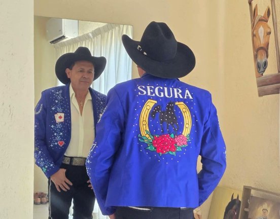 Excandidato del PT y Verde amenaza a Carlos Loret tras exhibirlo cantando corridos en honor a "El Mencho"