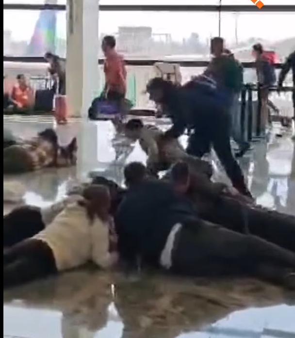 Atribuyen a “psicosis” escenas de gente corriendo en Aeropuerto de Jalisco; gobierno aclara que opera con normalidad