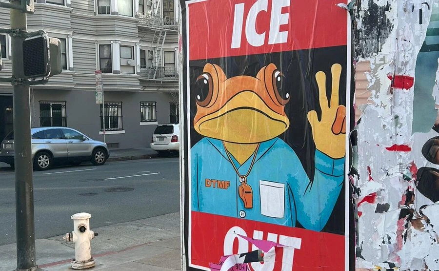 El Sapo Concho, emblema de Bad Bunny, protagoniza la protesta anti-ICE en las calles de San Francisco