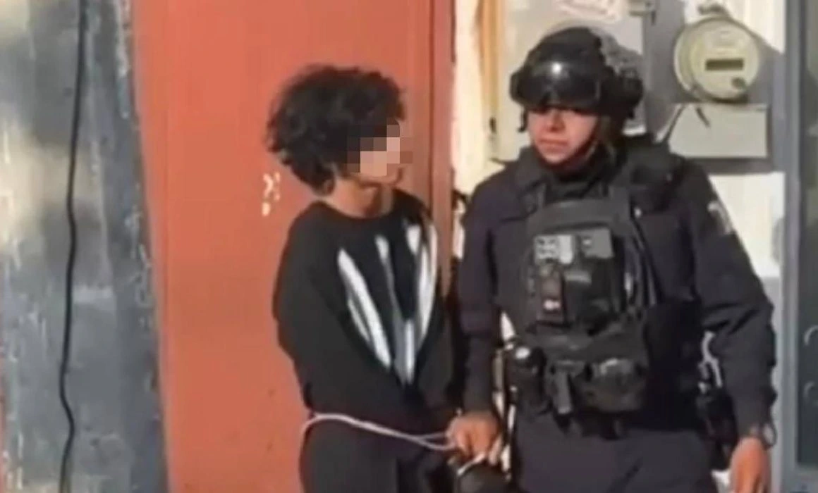 Estudiante armado con AR-15 mata a dos maestras en Michoacán; se asume como Incel