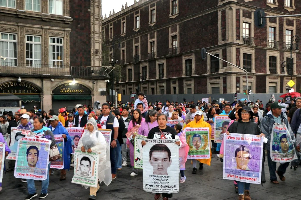 Hallan restos óseos de 2014 en funeraria vinculada al caso Ayotzinapa