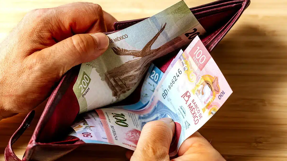 Inflación en México rebasa nuevamente el 4% en febrero; alimentos y servicios presionan los precios