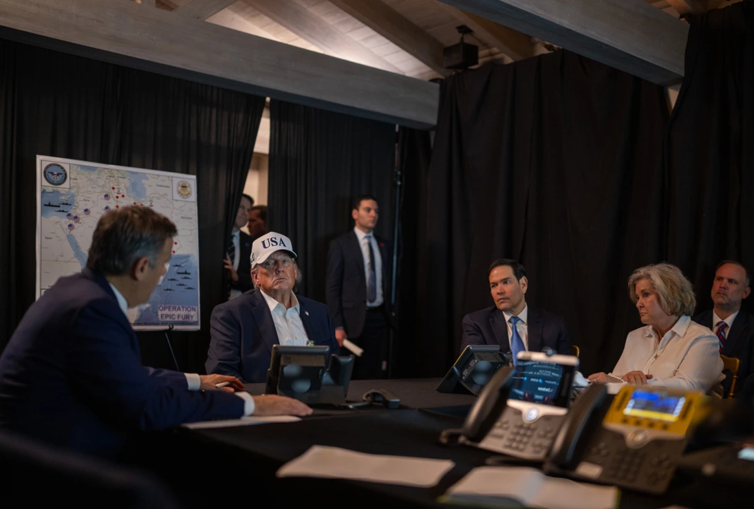 Trump no descarta el envío de tropas terrestres a Irán; asegura que "la gran ola de ataques" está por llegar