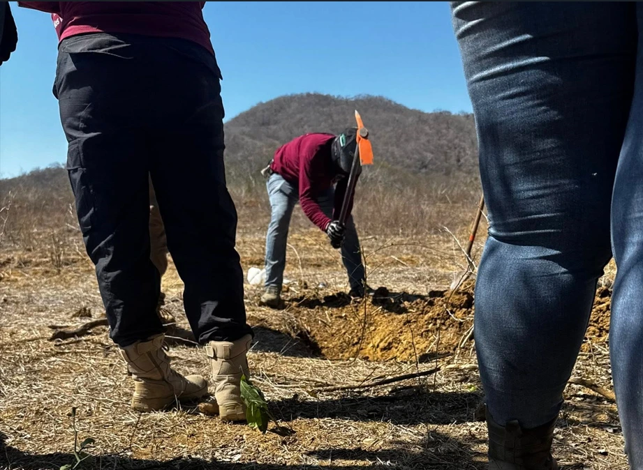 Colectivo de buscadoras hallan fosa clandestina en El Verde, Concordia