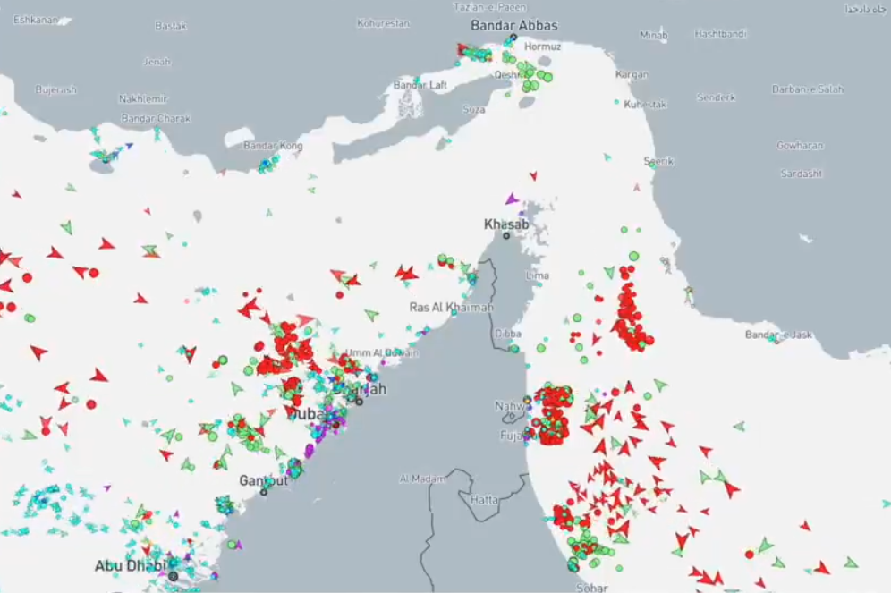 Cierre del estrecho de Ormuz disparará precio del petróleo; Bloomberg estima llegue a 108 dólares, otros analistas, 150