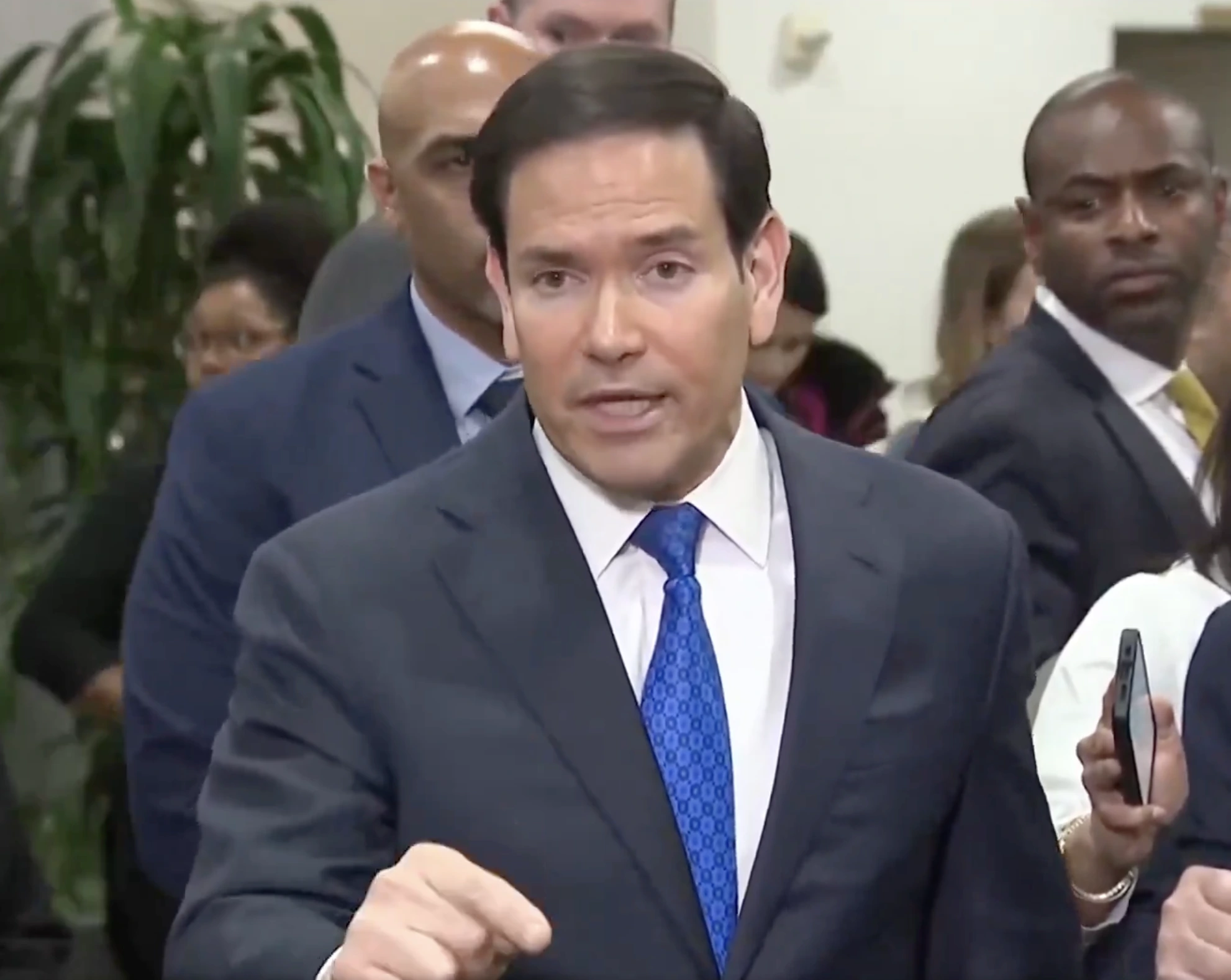 Irán, gobernado por lunáticos, fanáticos…. Es el momento de quitarles sus misiles, su armada, sus drones: Marco Rubio