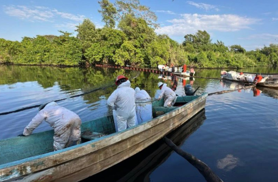Pemex reporta nuevo derrame de crudo en la refinería de Dos Bocas; el tercero en menos de un mes
