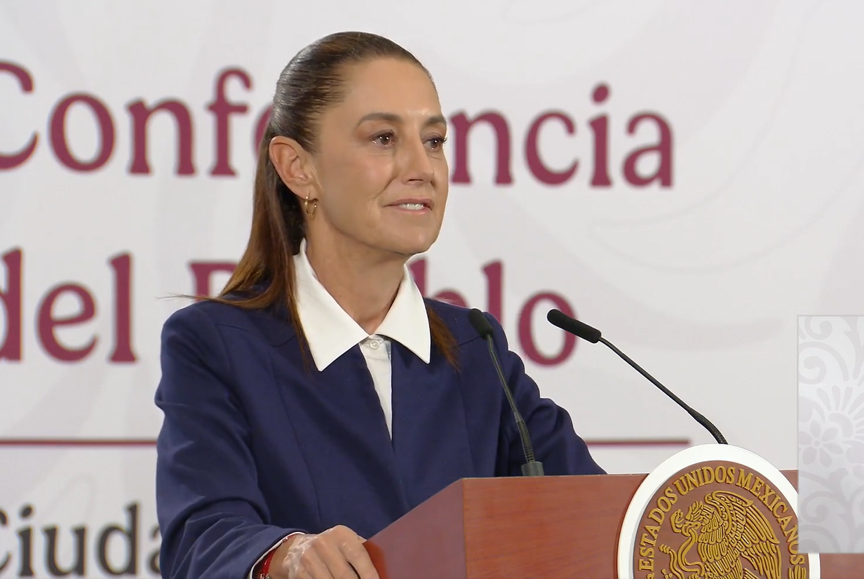 Sheinbaum contradice información y niega que el derrame de petróleo provenga de Pemex
