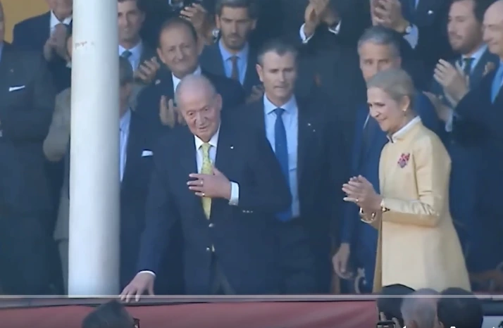 Juan Carlos I regresa a La Maestranza tras meses de ausencia