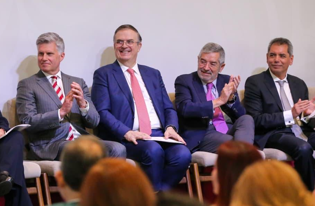 Ebrard cometería peculado al hospedar a su hijo en Embajada de México en Reino Unido