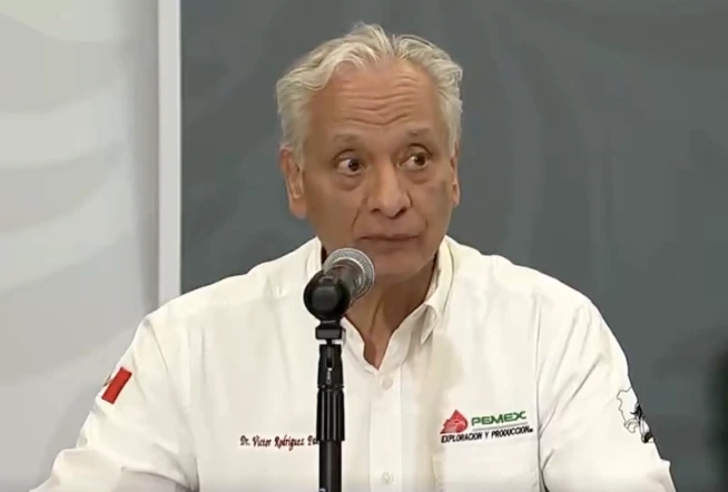 Cese de tres funcionarios no resuelve el desastre del derrame petrolero, señalan ambientalistas