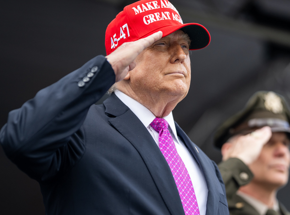 Trump endurece su postura y ordena ataques contra buques sospechosos de minar en Ormuz