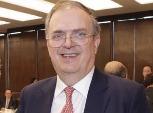 Pide la presidenta que se investigue si Ebrard incurrió en peculado