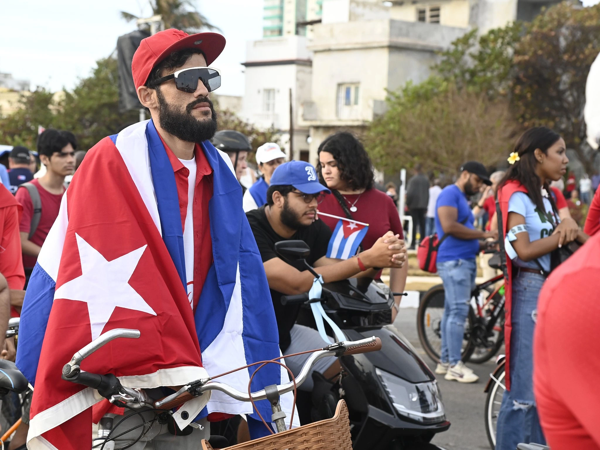 Cuba libera 2 mil reos comunes y deja en la cárcel a presos políticos