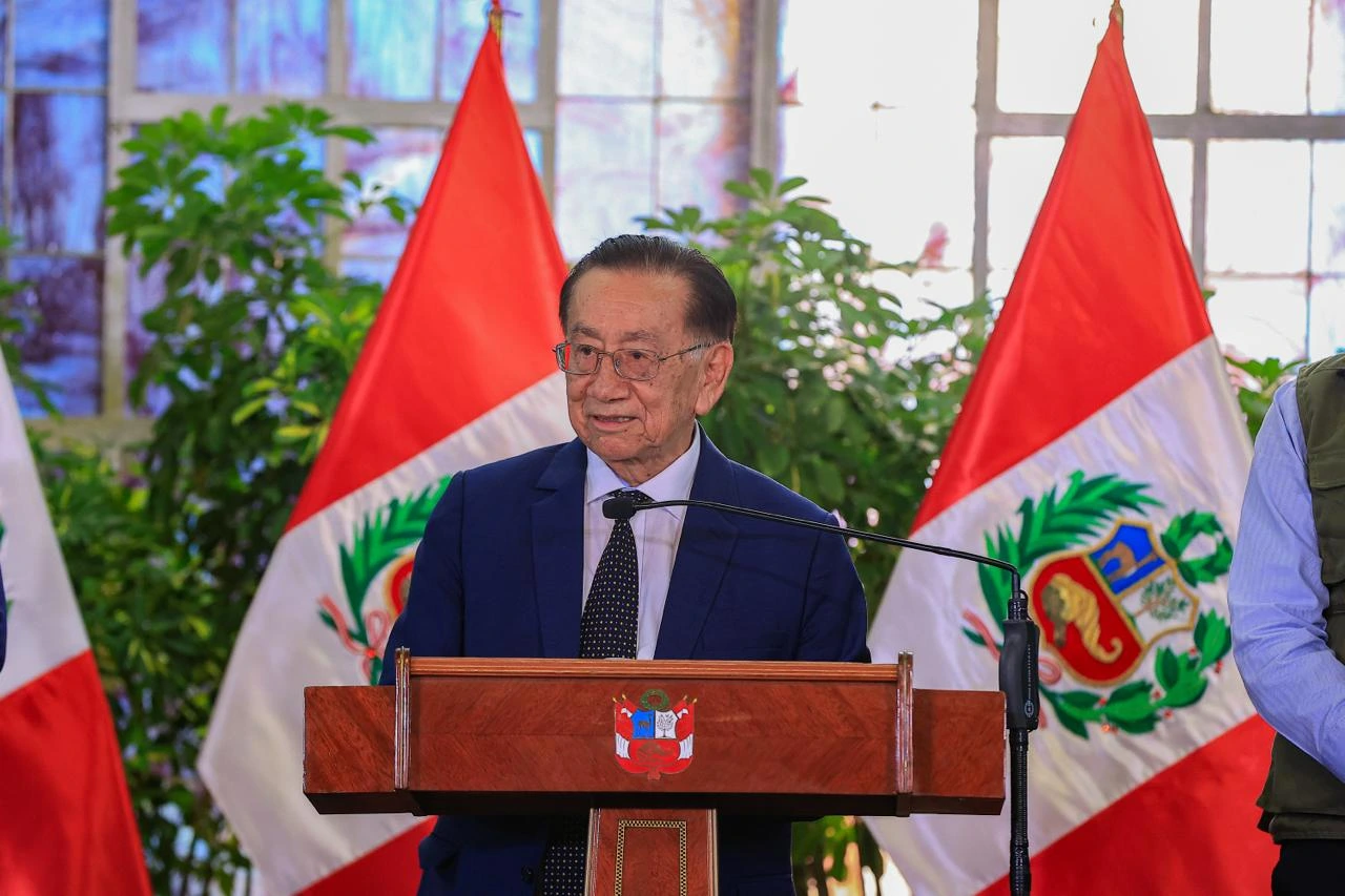 Canciller y ministro de Defensa dimiten en Perú por desacuerdo con compra de aviones