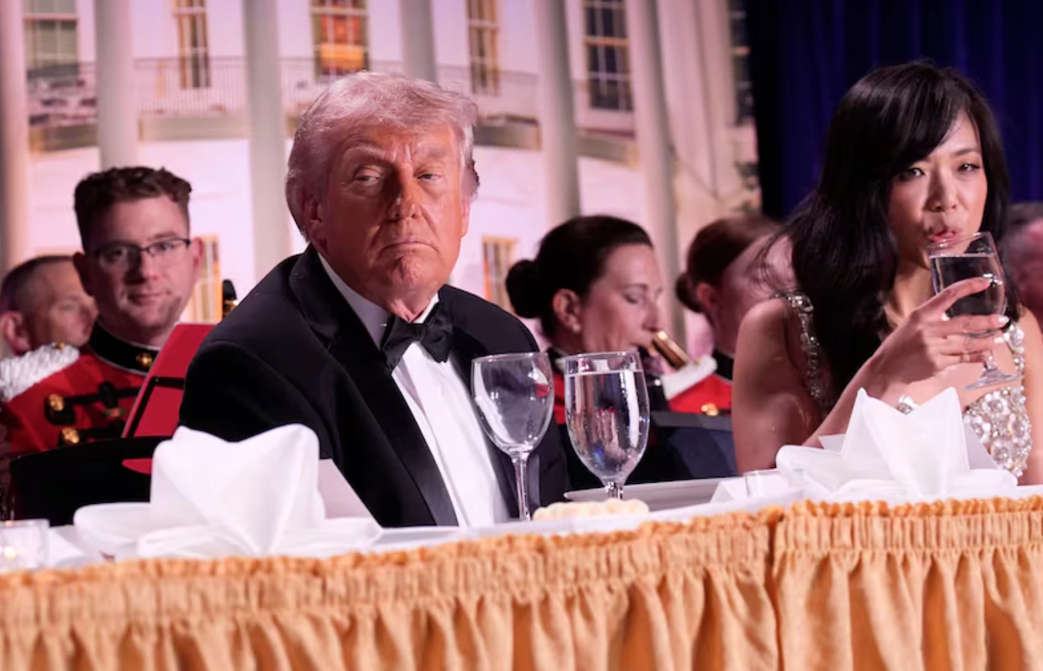 Evacúan a Trump de la Cena de Corresponsales en la Casa Blanca tras intento de atentado