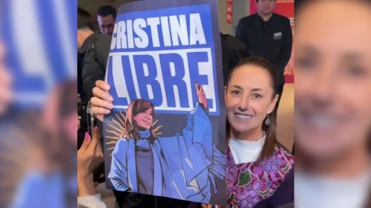 Cristina Fernández de Kirchner, expresidenta de Argentina, cumple prisión domiciliaria tras ser condenada por corrupción en la causa Vialidad