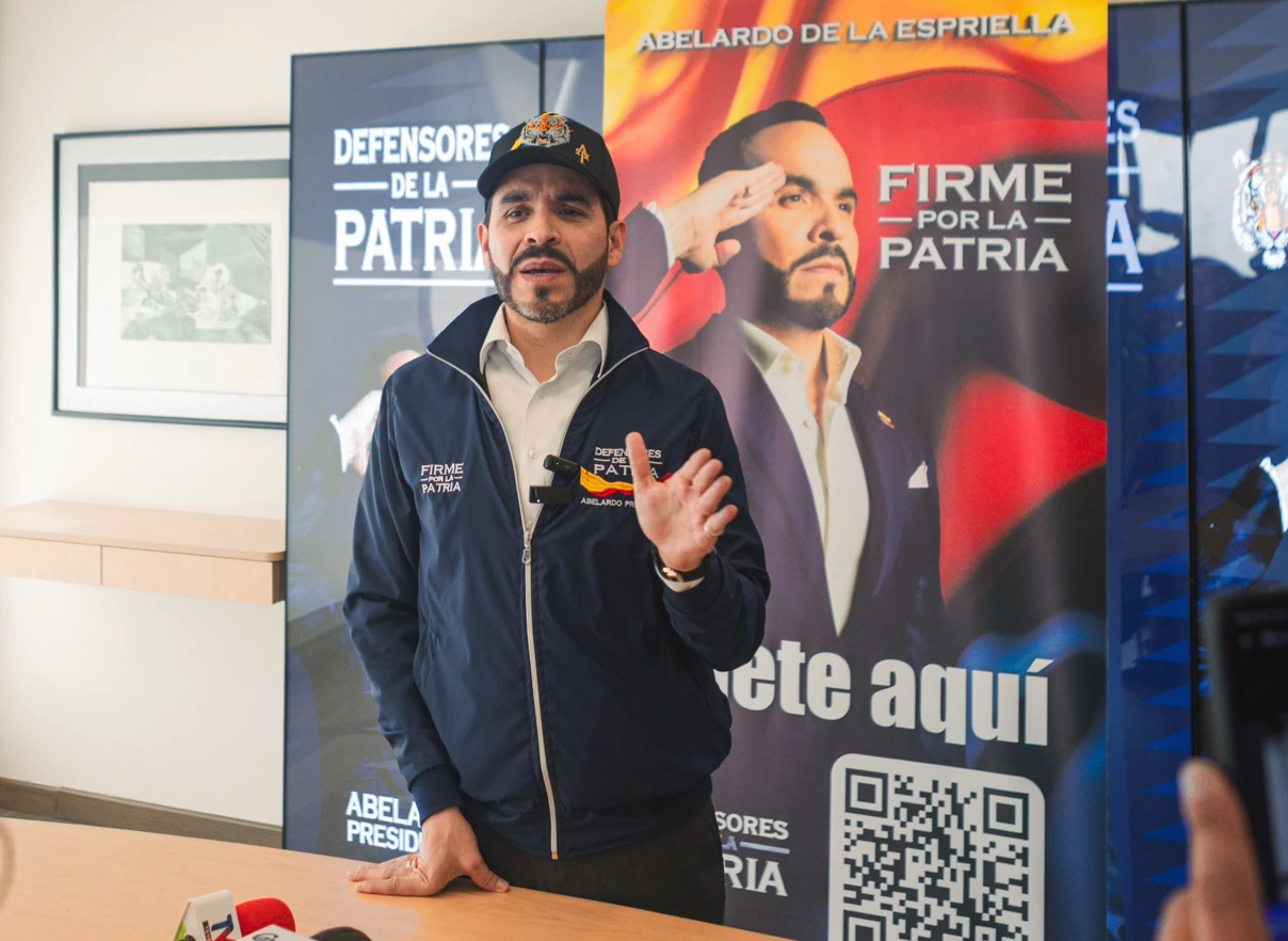 Abelardo de la Espriella, el abogado que promete "mano de hierro" para Colombia al estilo Bukele y Milei
