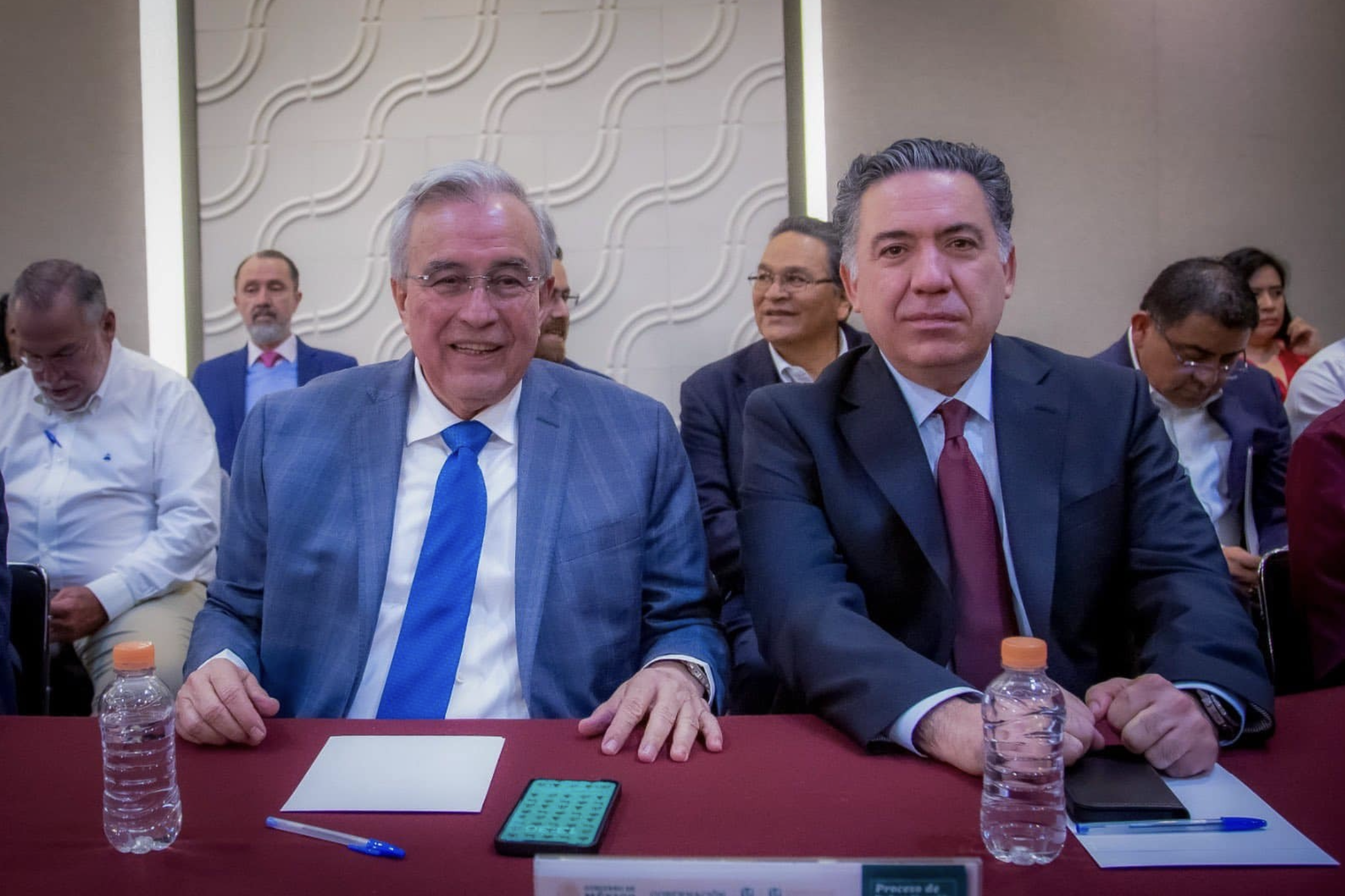 Inzunza aún preside (y cobra) una comisión clave del Senado que ha dejado de sesionar
