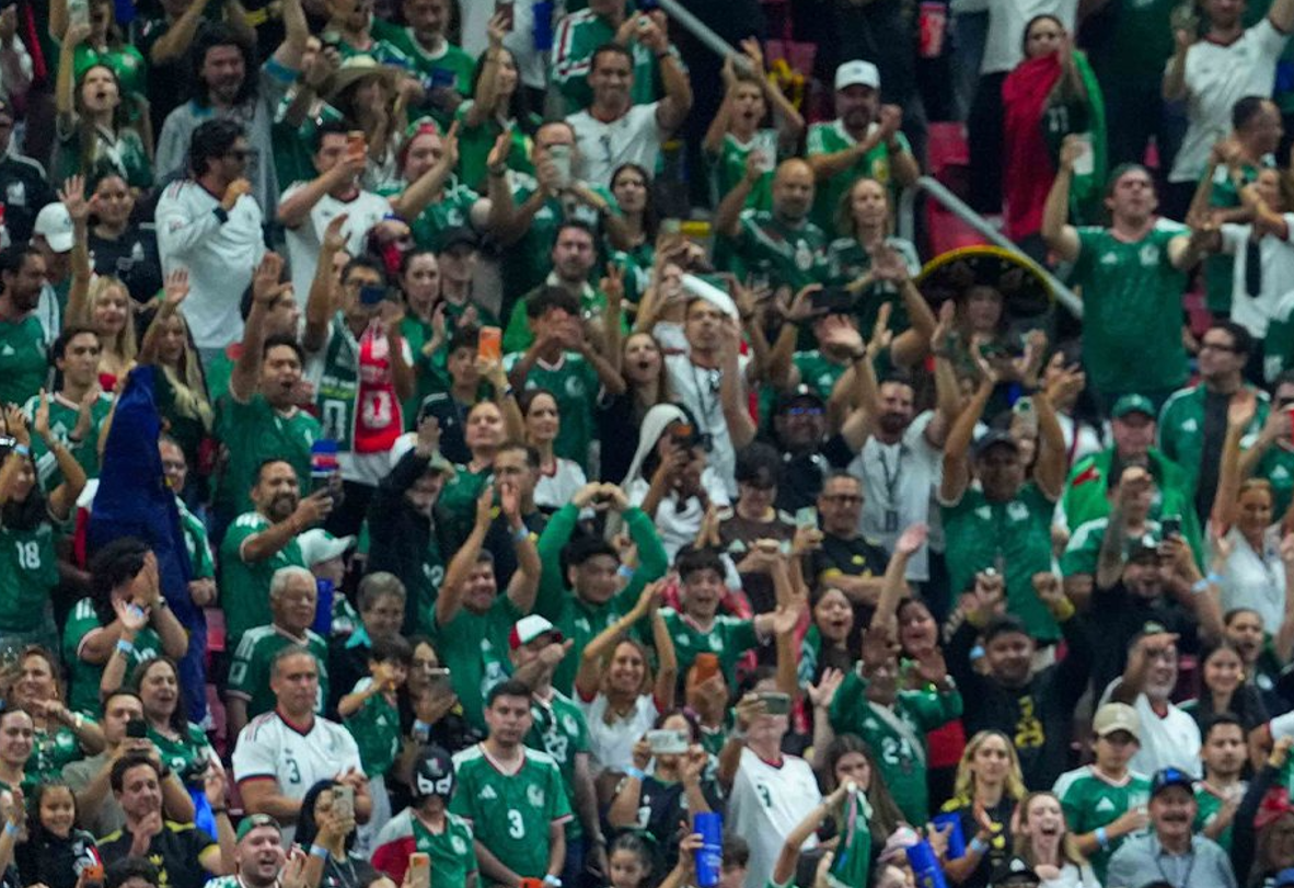 Miles de aficionados corean “¡Fuera Morena!” durante el encuentro entre México y Chequia