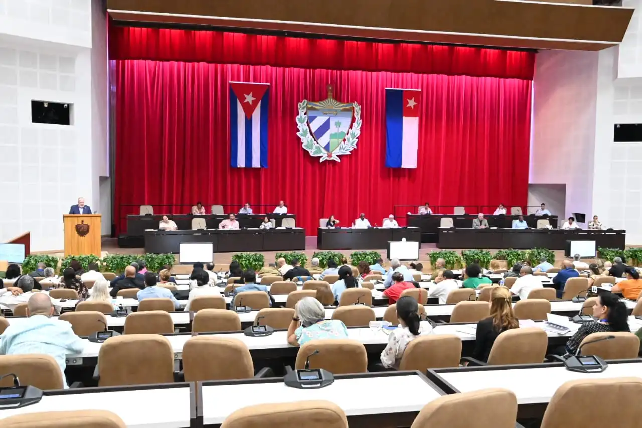 Cuba impulsa su mayor paquete de reformas económicas en décadas