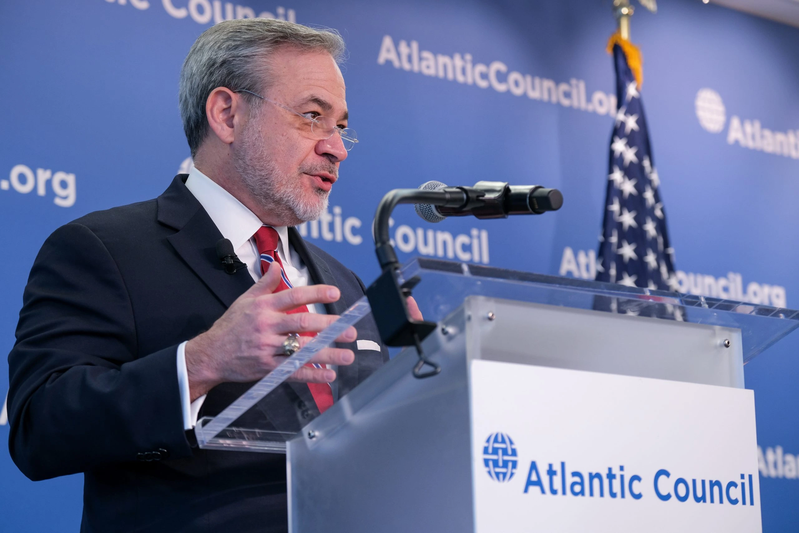 Acuerdo con Teherán favorece a Irán, advierte excolaborador de Trump