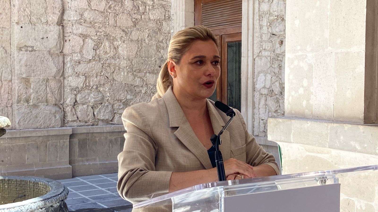 La 4T pega a las finanzas de Chihuahua; Maru Campos anuncia recorte de personal
