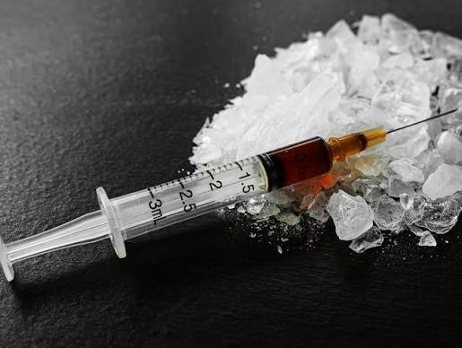 Narcos mexicanos perfeccionan la metanfetamina y la convierten en negocio global, alerta también la ONU