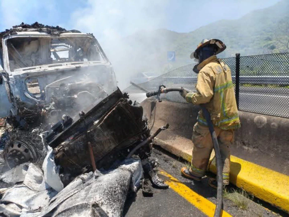 Choque múltiple en la Tepic-Guadalajara deja 10 muertos; hay menores y estadounidenses entre las víctimas