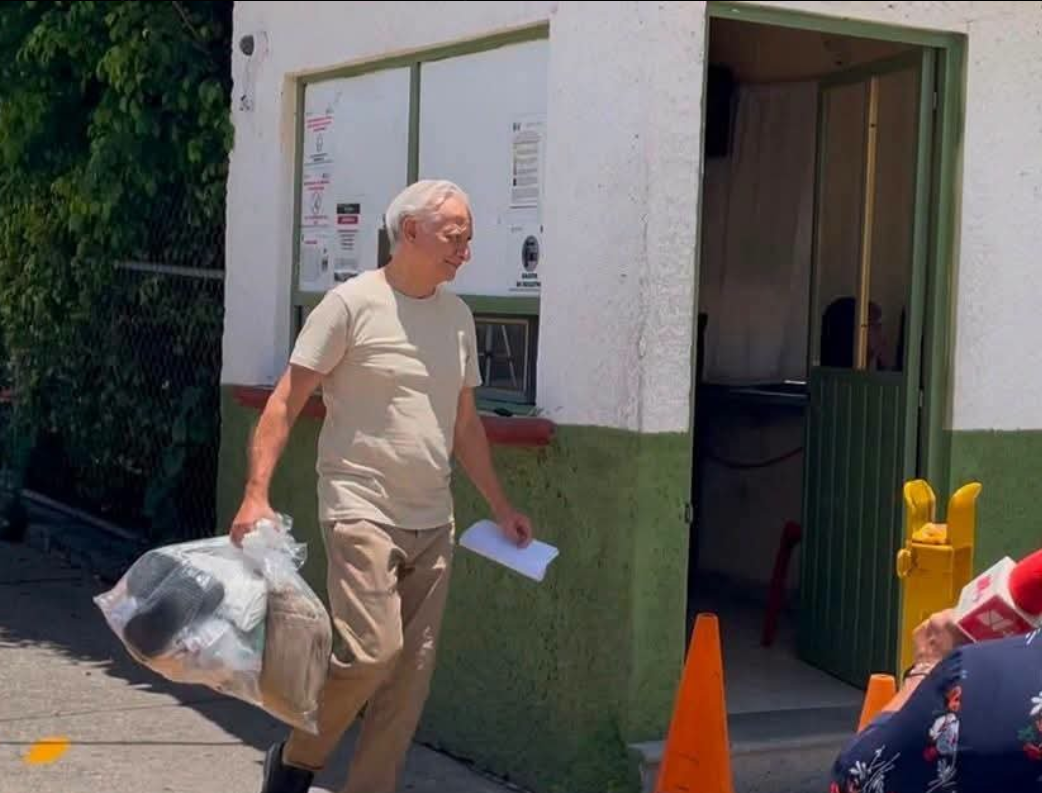 Exdirector de Pemex sale de penal en Morelos; llevará su proceso en libertad