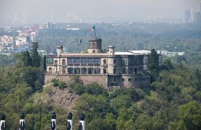 Cena de la FIFA en Chapultepec: FGR abre investigación, Sheinbaum insiste en transparencia
