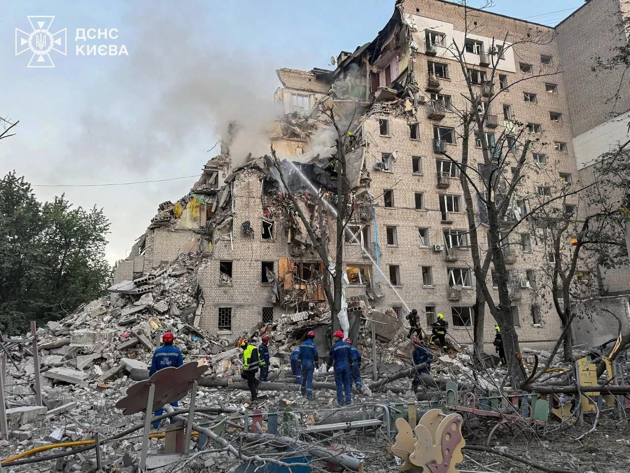 Ataque ruso golpea Kiev durante 11 horas y deja al menos 25 muertos