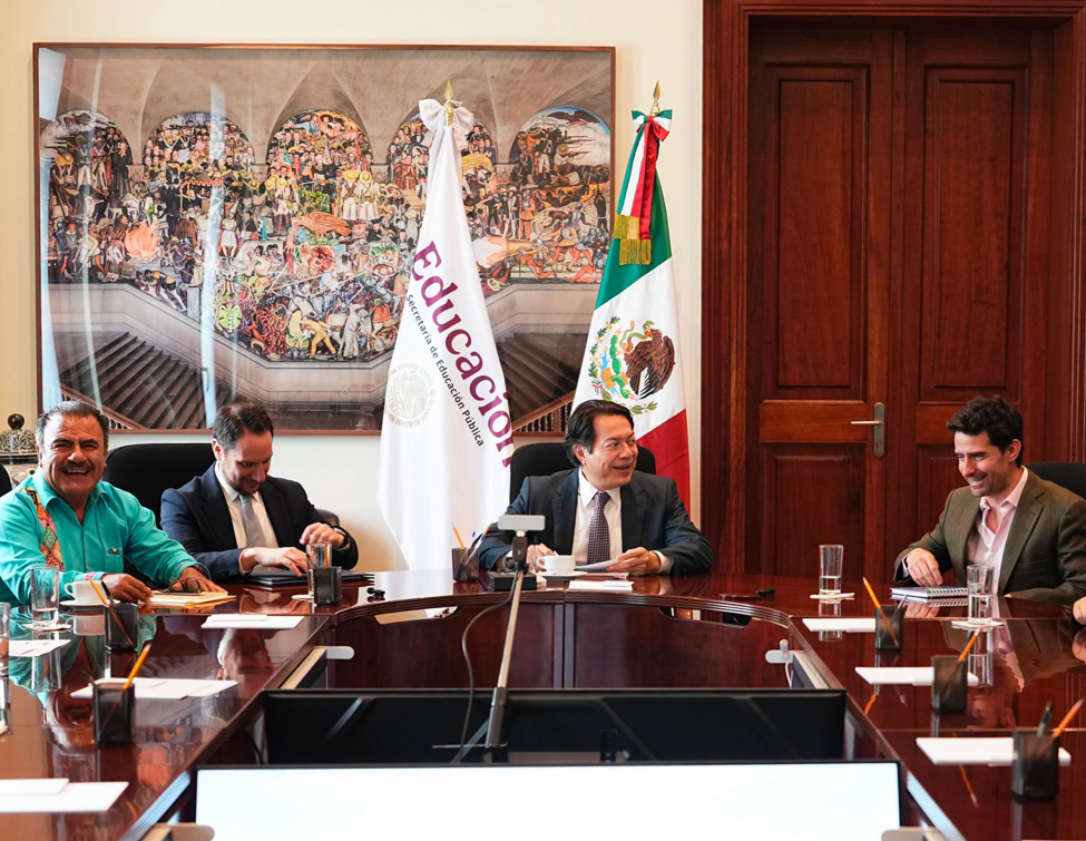 Mario Delgado, delincuente electoral: La presidenta les manda estos 2,500 pesos para que sigan construyendo sus sueños