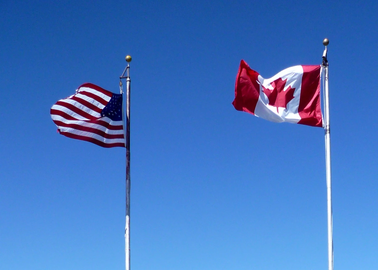 Canadá contraataca a Trump con aranceles de hasta 50% a 700 productos de EU
