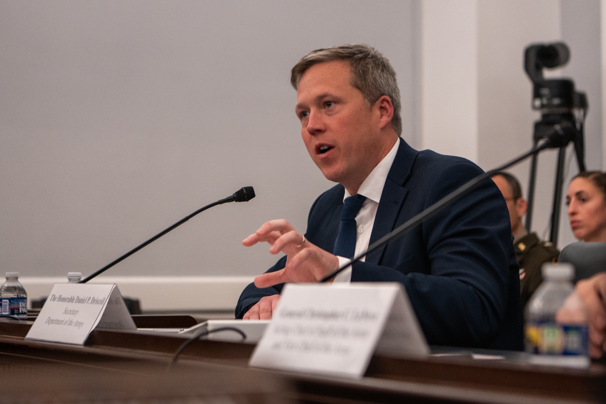 Dan Driscoll renuncia como secretario del Ejército de EU en medio de tensiones con Hegseth