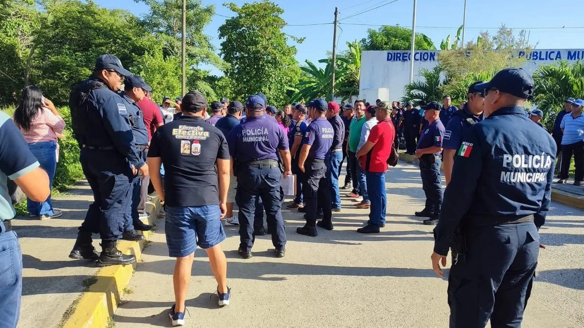 Policías de Nacajuca paran labores; exigen seguros de vida y destitución de director