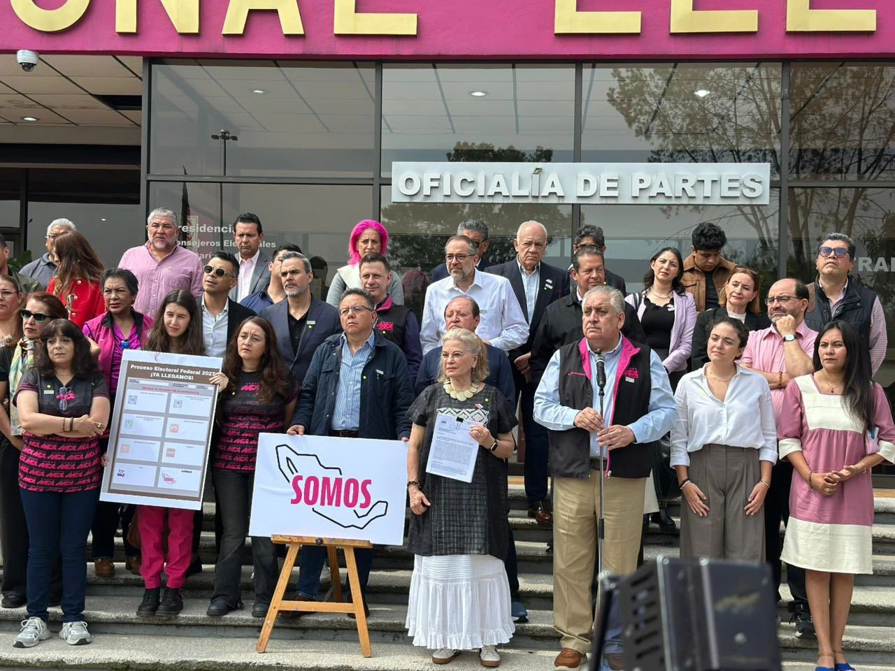 Acosta Naranjo acusa a Sheinbaum de ordenar cambio de identidad a Somos México
