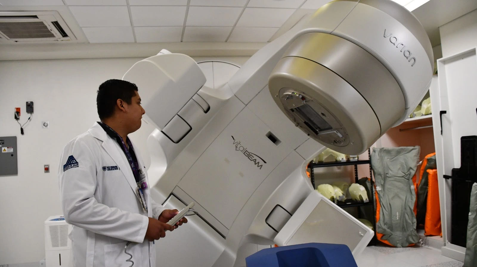 Centro Regional de Radioterapia en Chihuahua atiende a 80 pacientes con cáncer cada día