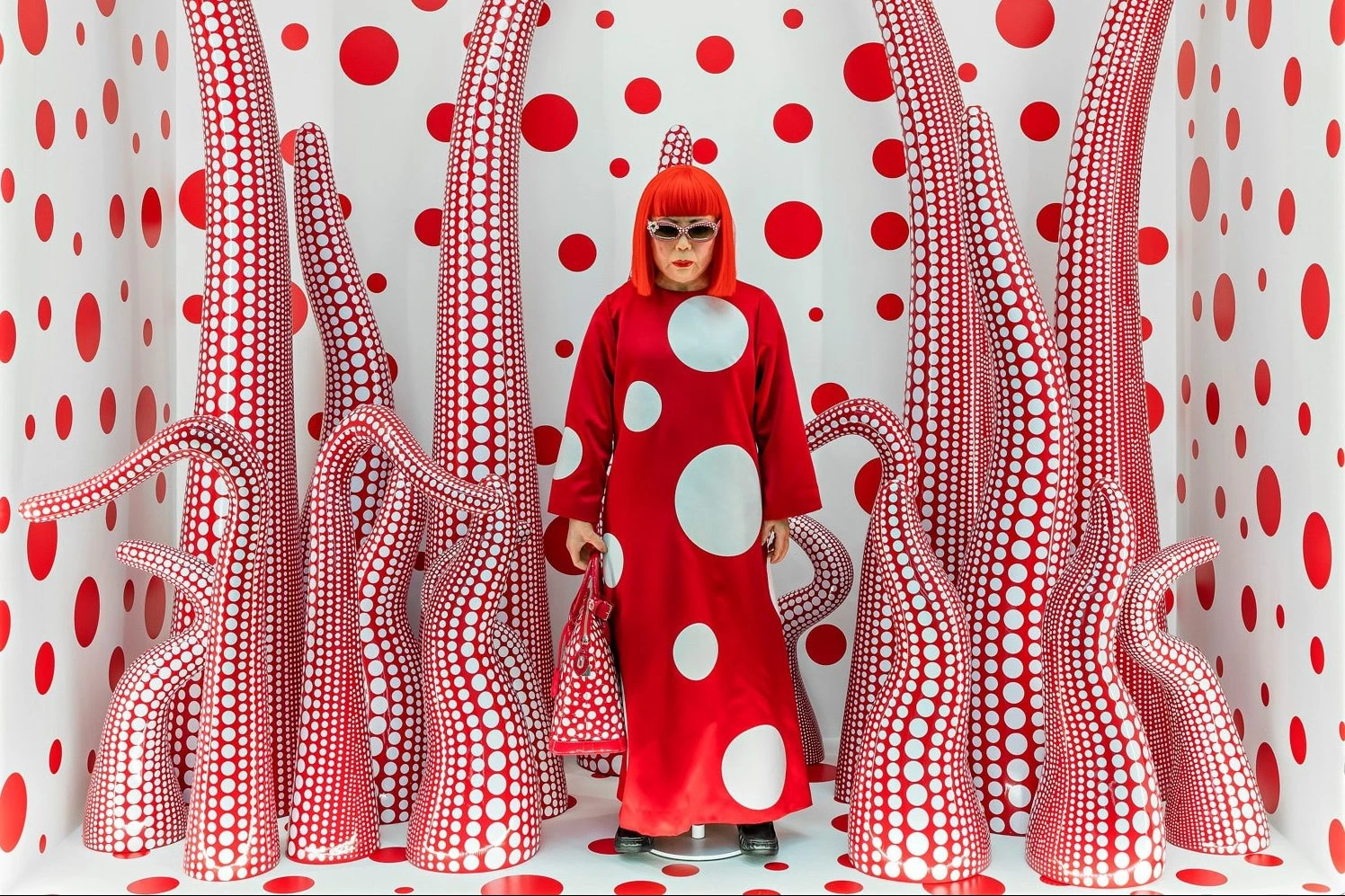 Murió Yayoi Kusama, la artista que tomó el infinito como forma de vida