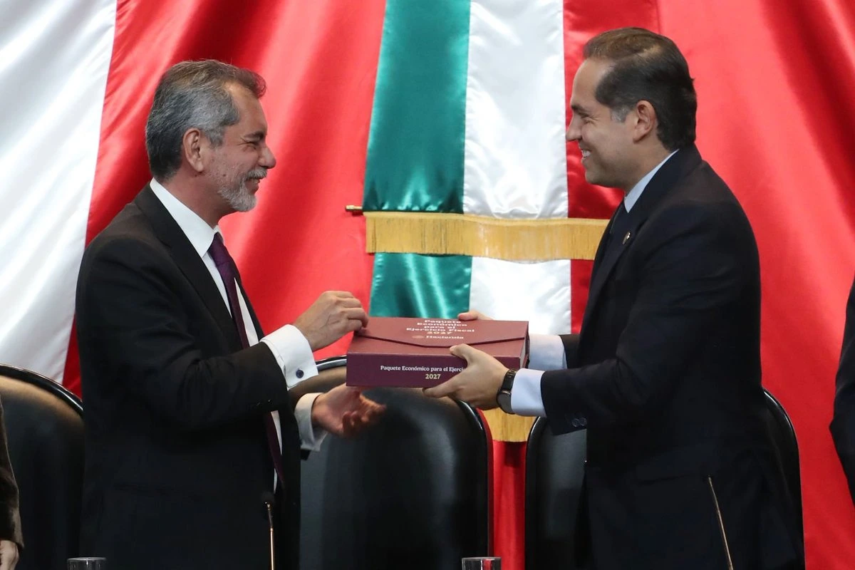 Entrega Hacienda el paquete económico para 2027; contempla un déficit de 3.9 por ciento