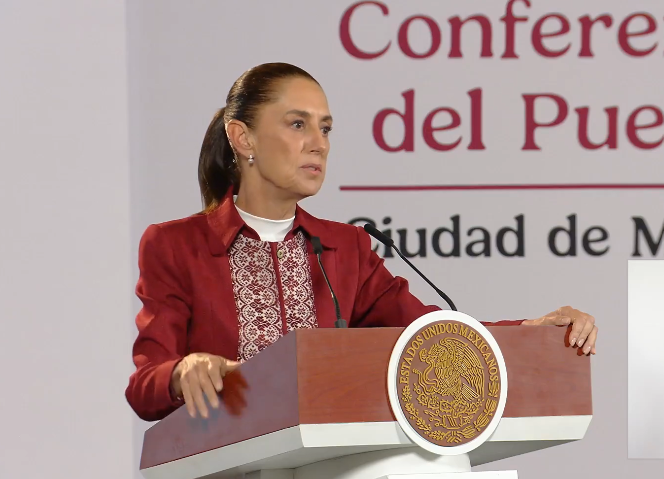 Pese al rezago que exhibe PISA, Sheinbaum defiende la solidez del modelo educativo en México