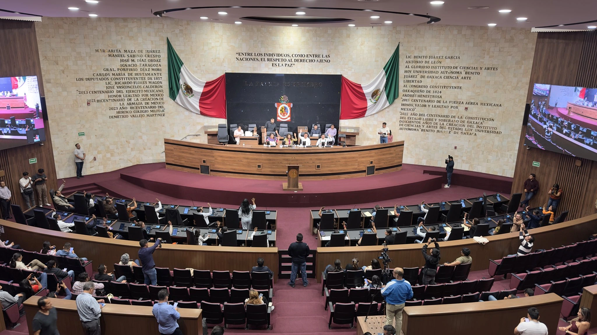 Aprueba Congreso de Oaxaca desaparición del ayuntamiento de Juchitán de Zaragoza