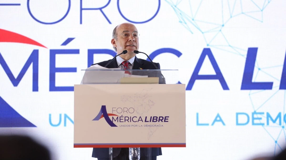 Felipe Calderón acusa a Morena de dinamitar la democracia y destruir el Poder Judicial en México