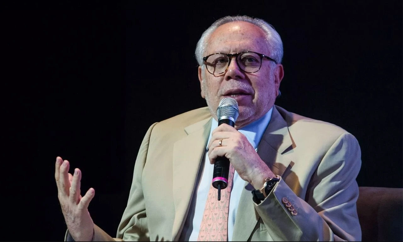 Arrestan temporalmente a Luis de Llano por incumplir sentencia a favor de Sasha Sokol