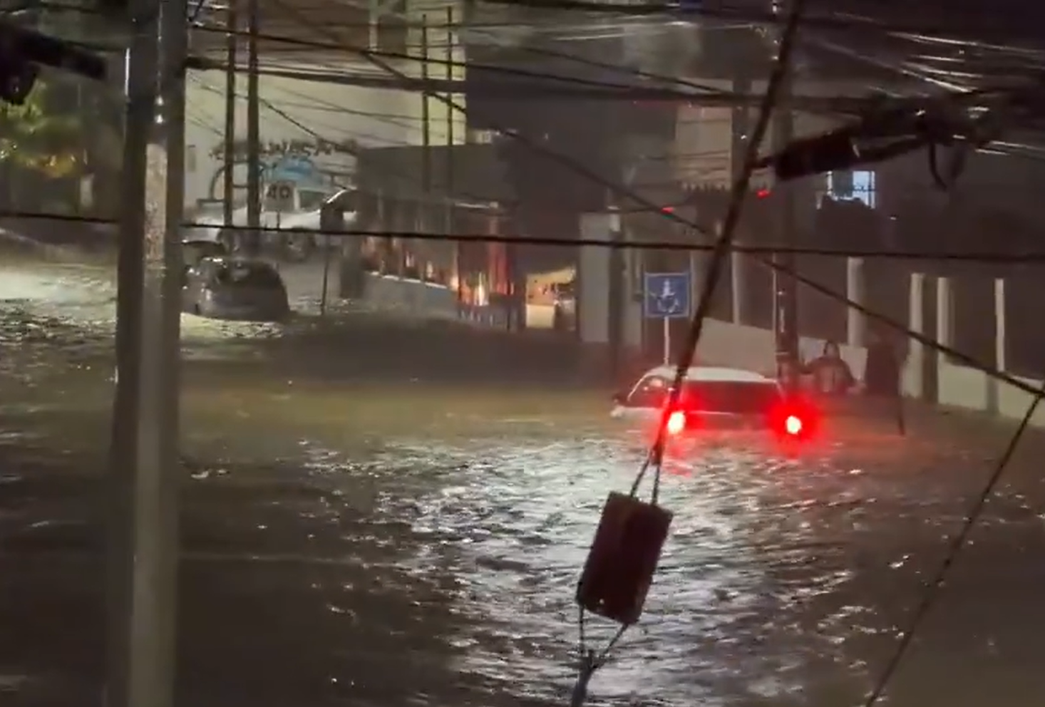 Rachel causa inundaciones en Ensenada y Tijuana; evacúan familias y reportan cortes eléctricos