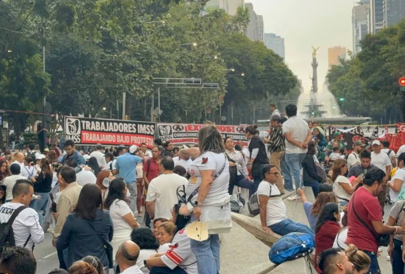 "Oportunistas" y ni tantos: Sheinbaum minimiza marcha por crisis en el sistema de salud