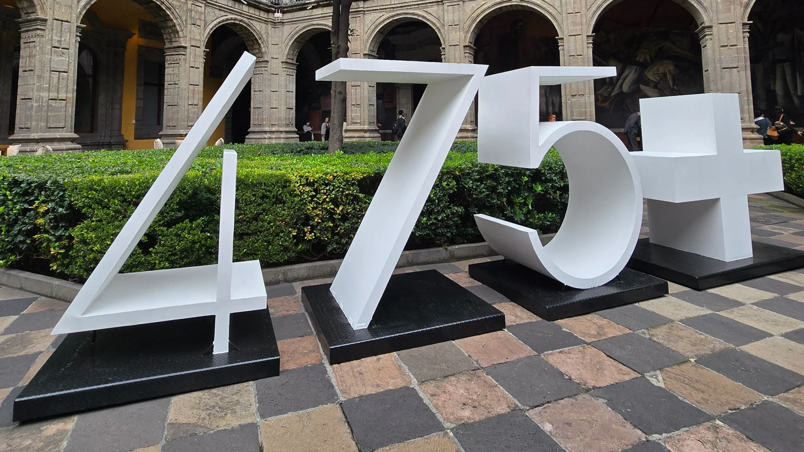 La UNAM celebra 475 años con magna exposición